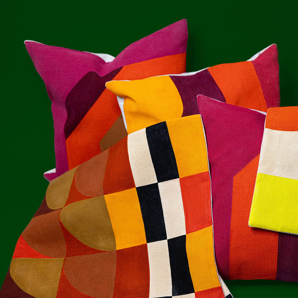 W18" x L18" optic yellow linen cushion cover